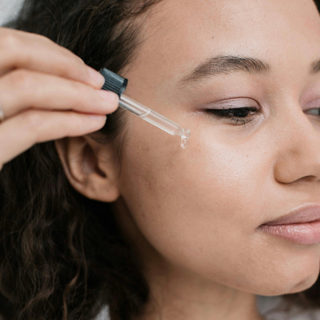 Hyaluronic Acid: The Hydration Hero Your Skin’s Thirsty For